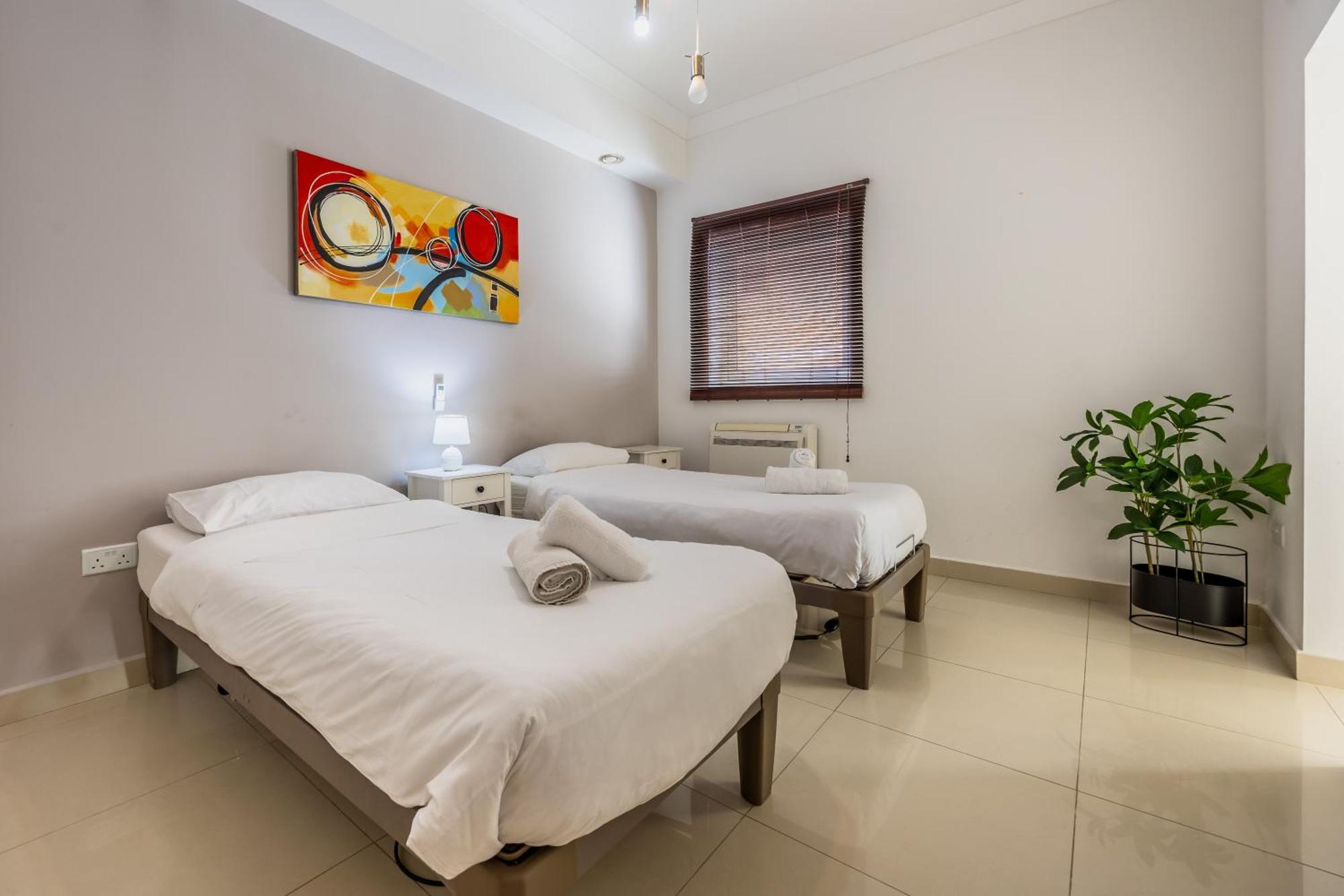 Hard To Come By - Modern & Huge House In Sliema Exteriör bild