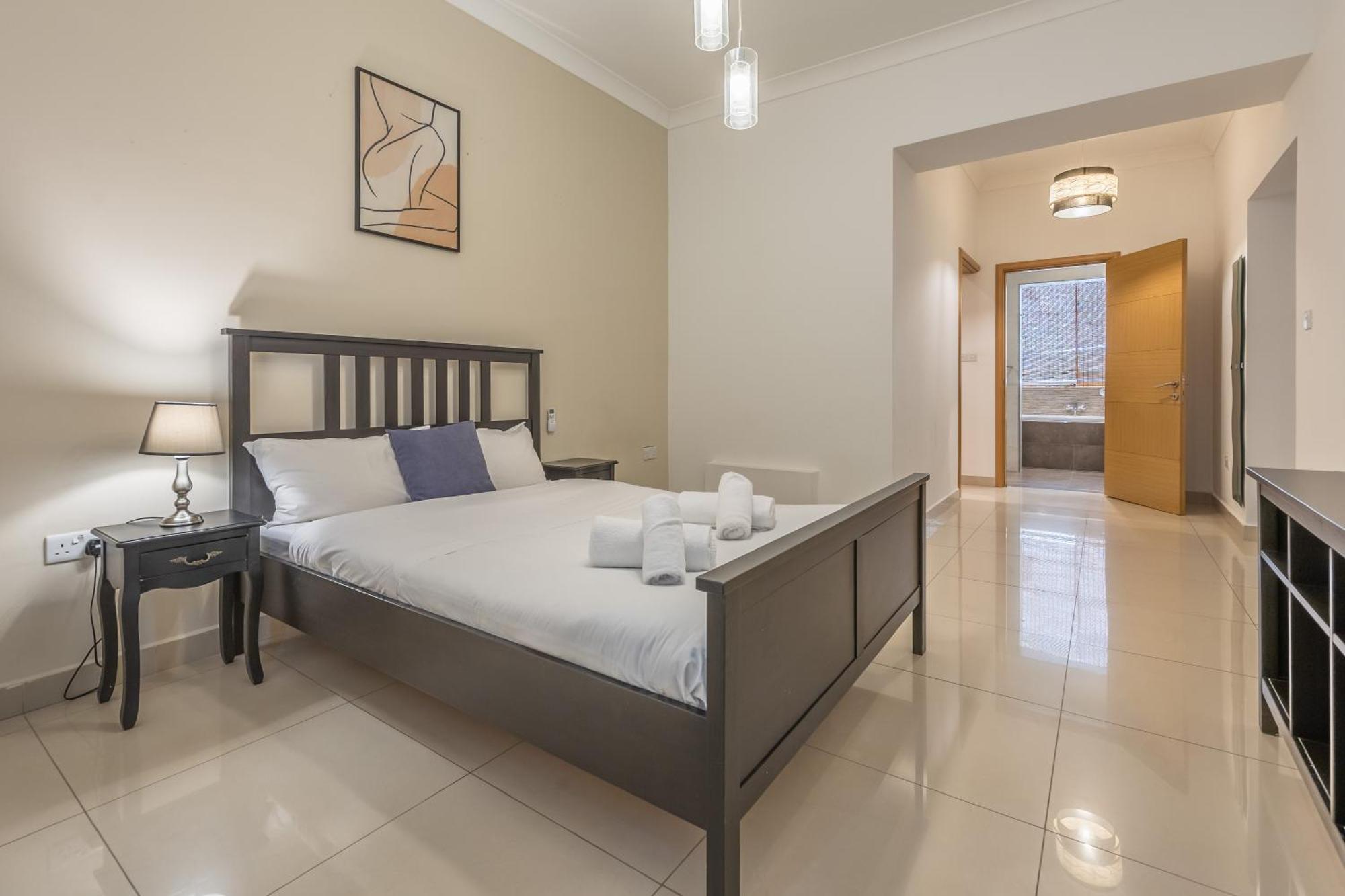 Hard To Come By - Modern & Huge House In Sliema Exteriör bild