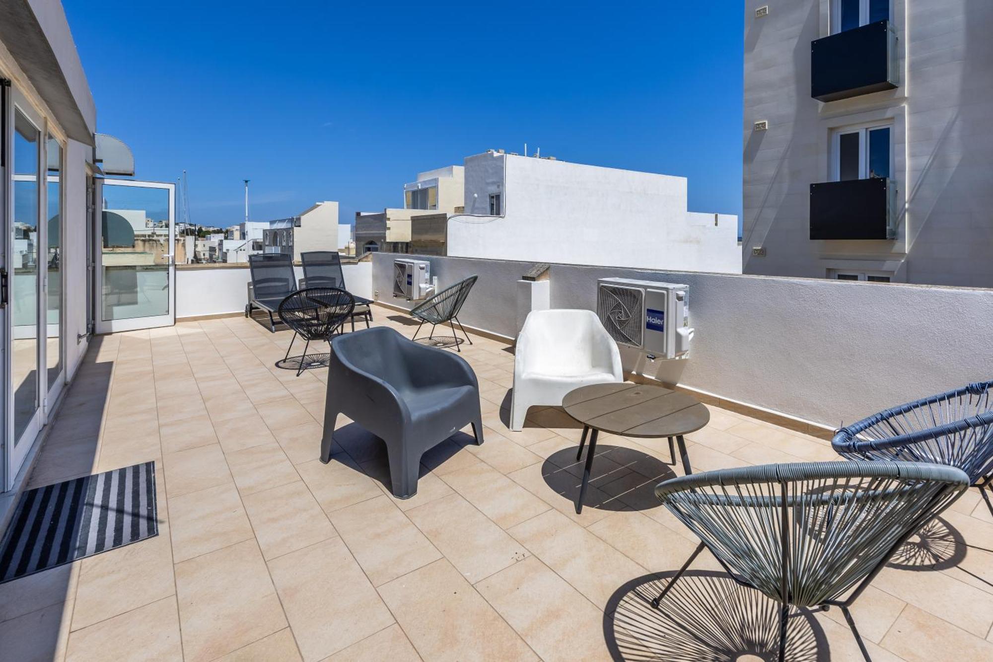 Hard To Come By - Modern & Huge House In Sliema Exteriör bild